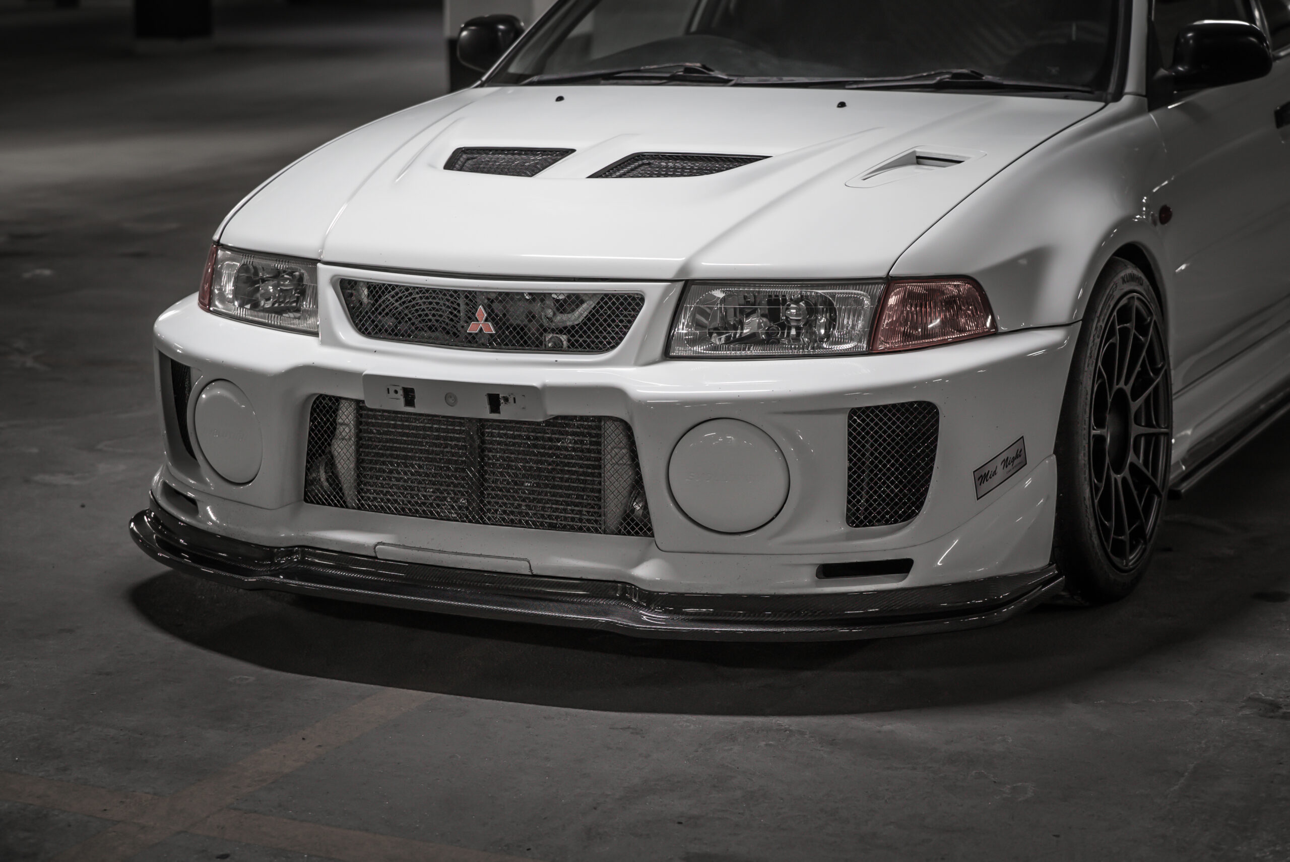 Mitsubishi EVO V front splitter